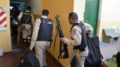 El secretario de Seguridad de la Naci�n orden� a las fuerzas federales desalojar Casa de Gobierno