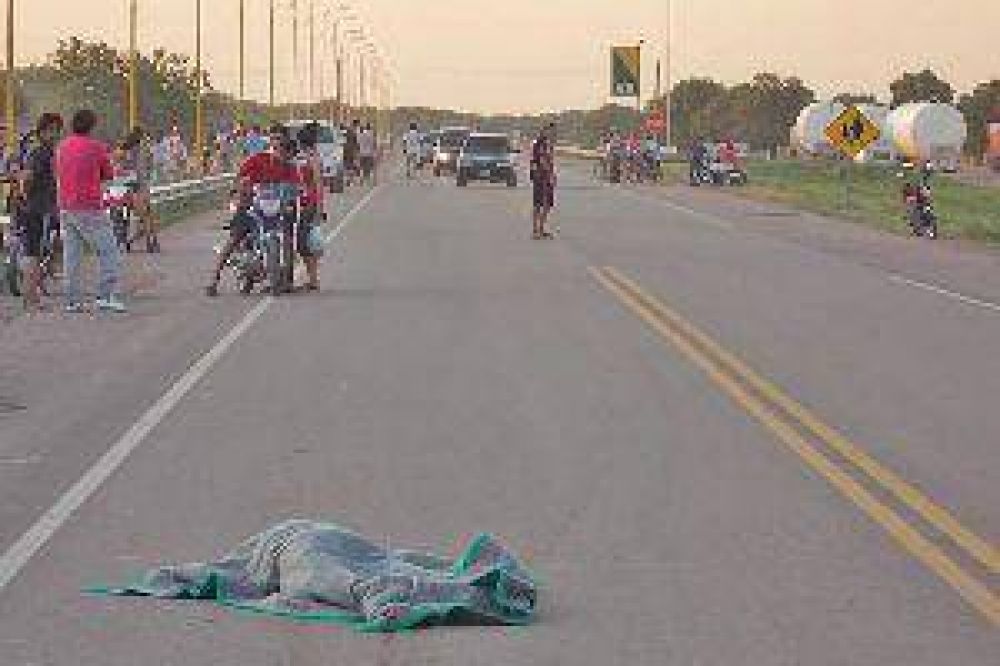 Tres muertos y unmotociclista que perdi� una pierna