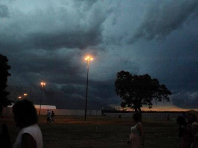 Fuerte temporal sobre Rosario con lluvia torrencial y vientos de alta intensidad