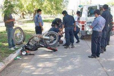 Conductor sufri� m�ltiples heridas en su rostro al salir despedido de su moto