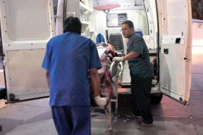 Un joven y un ni�o siguen en grave estado tras el accidente en �Bajada de los palitos�