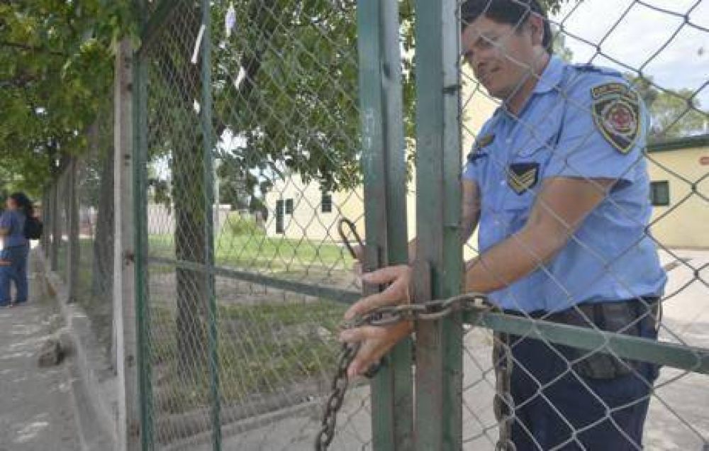 Por ley, quieren garantizar los servicios b�sicos