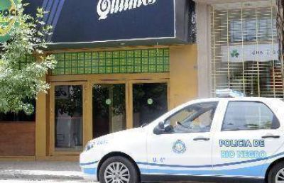Dos apu�alados, uno grave, en el centro de Cipolletti