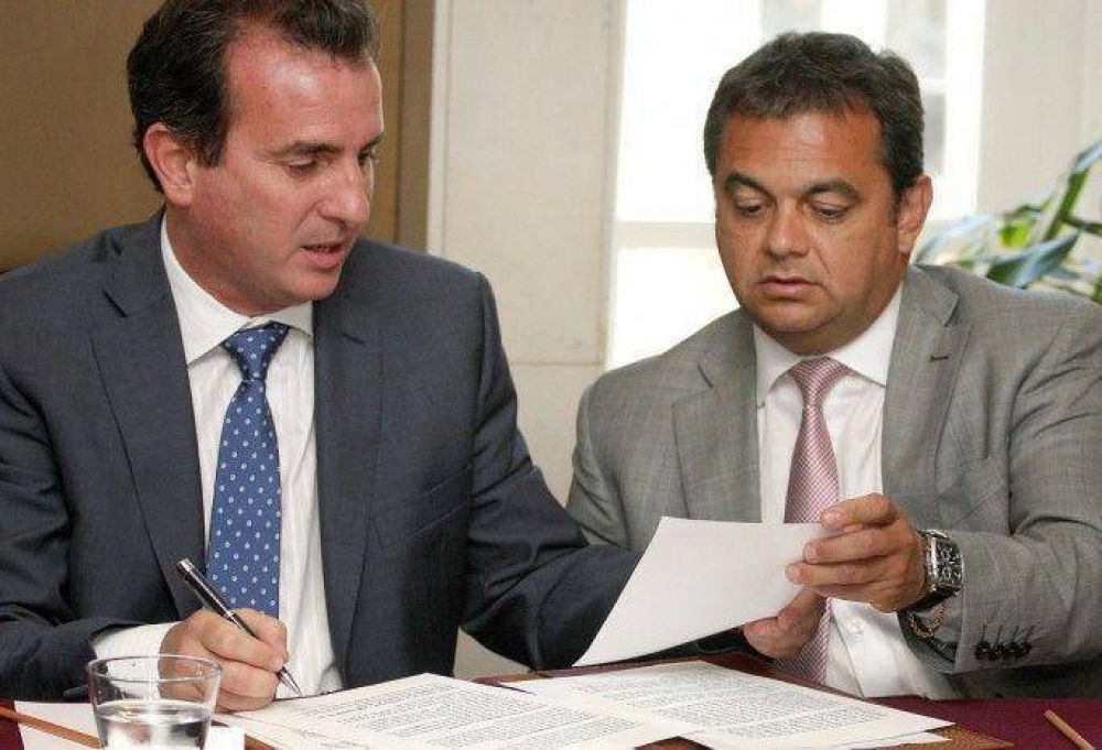 El Gobierno abri� el paraguas y presentar� una propuesta a la Polic�a