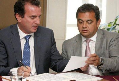 El Gobierno abri� el paraguas y presentar� una propuesta a la Polic�a