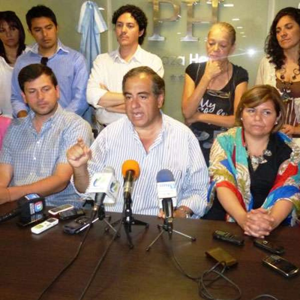 Julio Martinez, Clara Vega e Ismael Bordagaray en Chamical