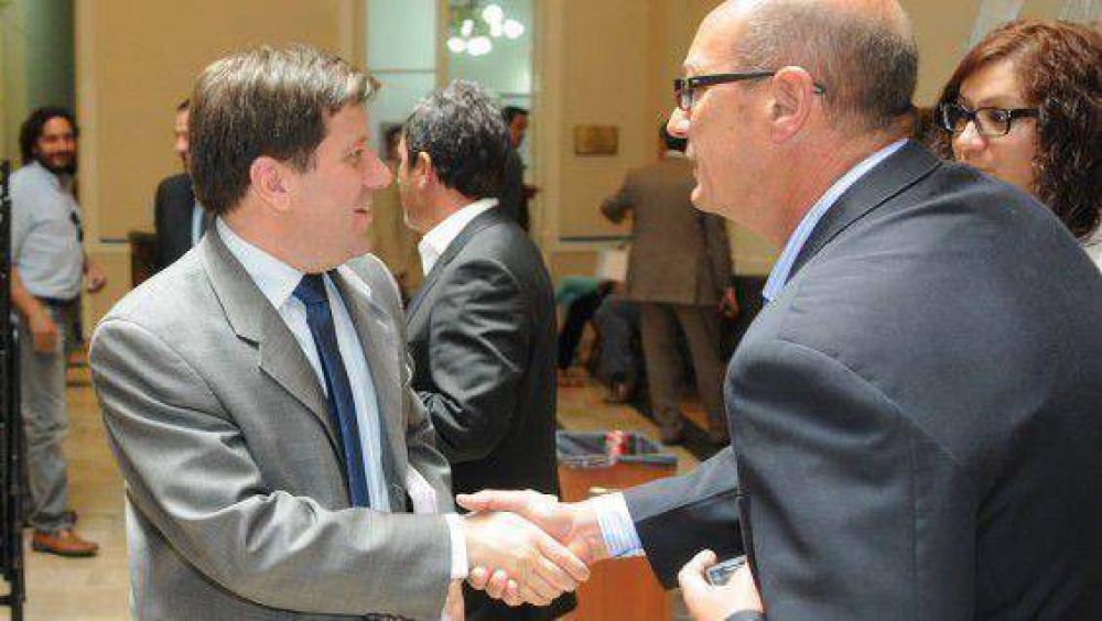 Gasto y endeudamiento, los fierros calientes de P�rez