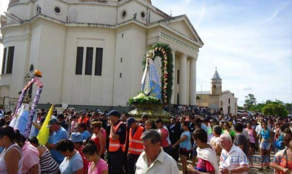 Miles de fieles, en distintos rincones de la provincia, honraron a la Virgen