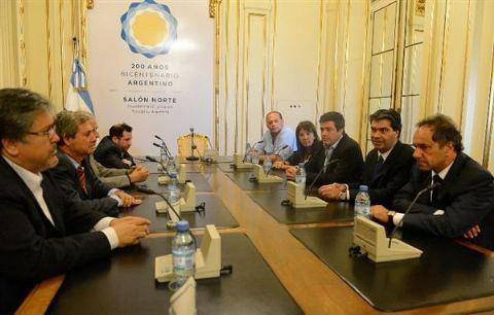 Un anuncio preventivo y dedazos en la Legislatura
