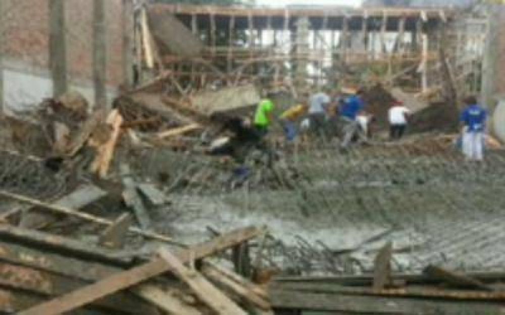 Un muerto y 8 heridos tras el derrumbe del techo de un dep�sito en Merlo