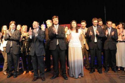 Ghi le tom� juramento al nuevo gabinete municipal