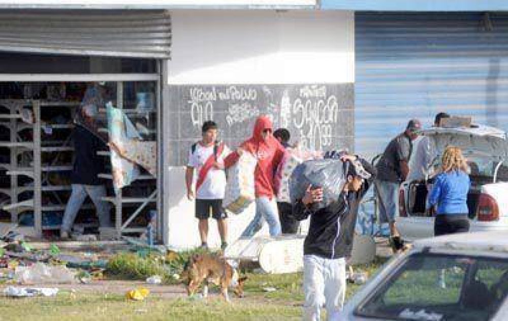 La polic�a levant� la protesta tras otra jornada de saqueos