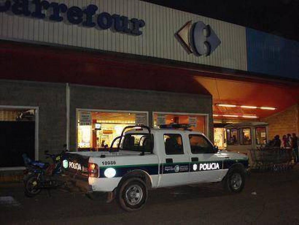 Al menos 20 detenidos en la puerta de Carrefour Luj�n