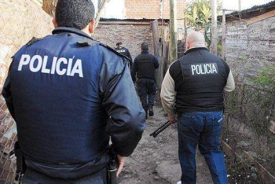 Varios aprehendidos y un oficial herido es el saldo hasta el momento