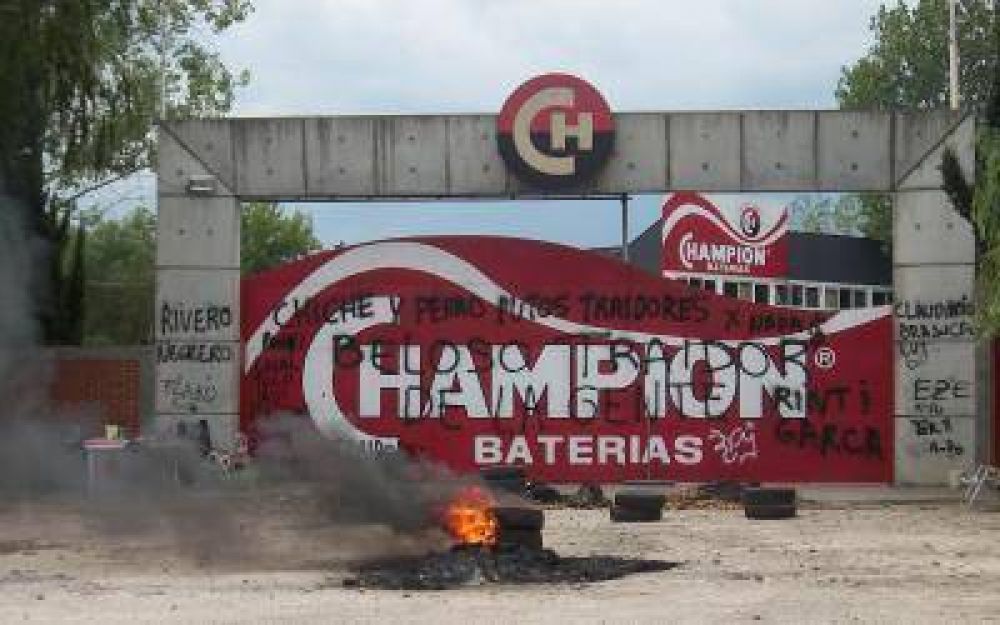 Florencio Varela: Asalto y toma de rehenes en fábrica de baterías Champion