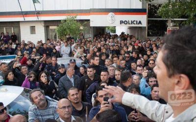 La Polic�a vuelve a la calle