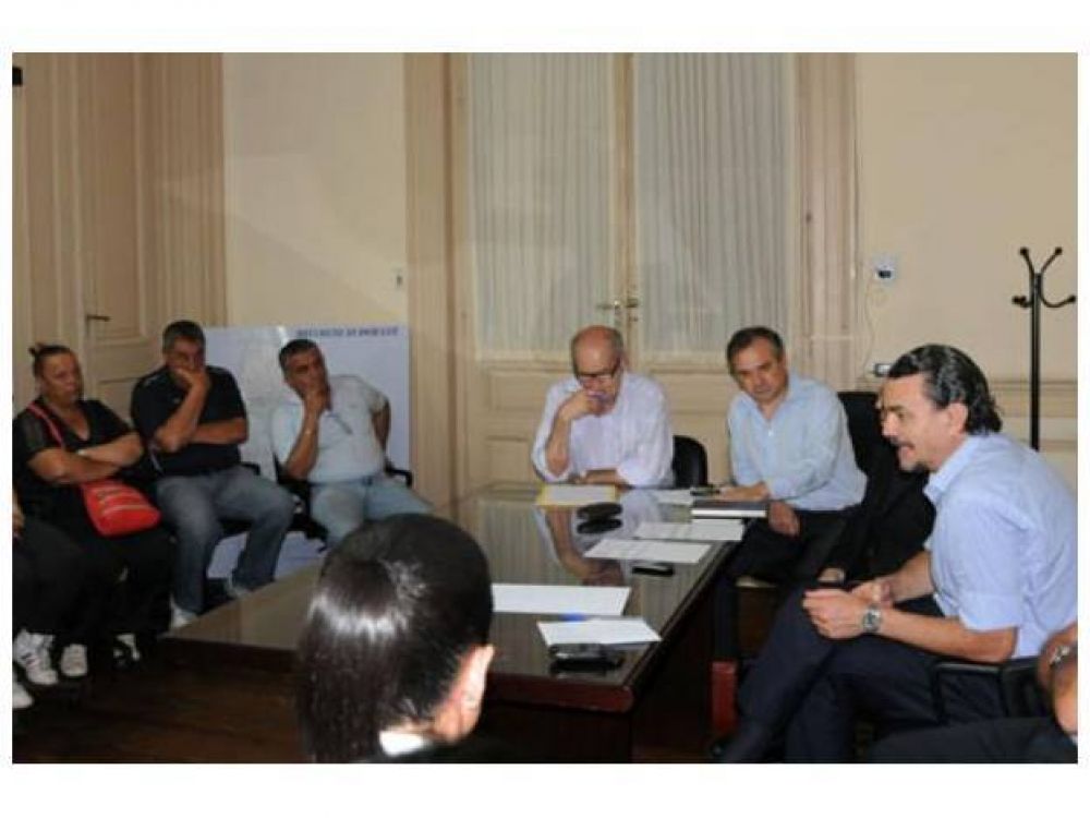 La reuni�n entre el gobierno provincial y los polic�as pas� a un cuarto intermedio