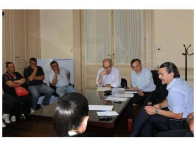 La reuni�n entre el gobierno provincial y los polic�as pas� a un cuarto intermedio
