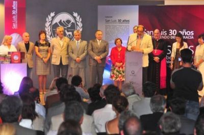 Presentaron la obra "San Luis 30 a�os Construyendo Democracia"