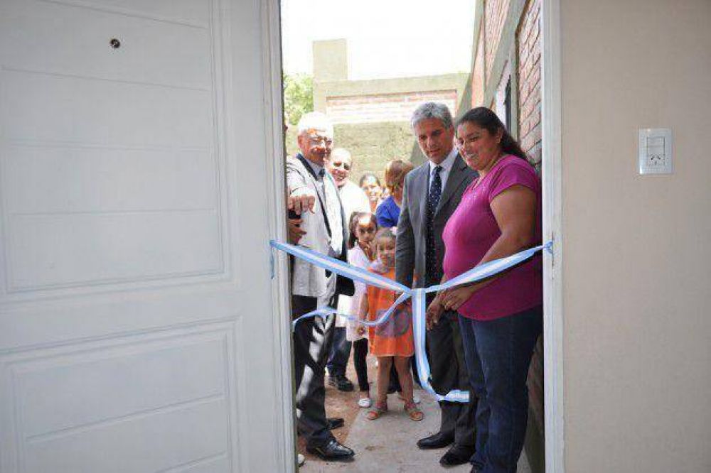 Impulso para Navia: Inauguraron viviendas, obras h�dricas y una ciclov�a