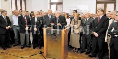 El foco de la protesta en Rosario sigue en Jefatura