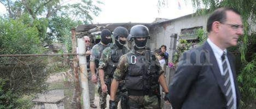 Se entregaron dos pr�fugos por el crimen de Serena Mart�nez