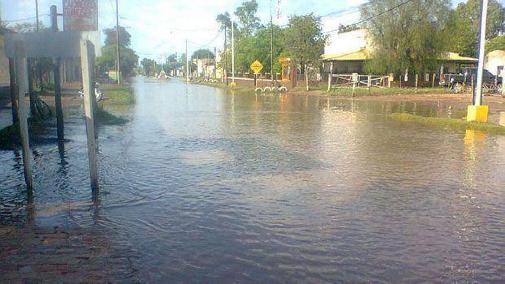 Llovi� m�s de 100 mil�metros en Los Jur�es en pocos minutos