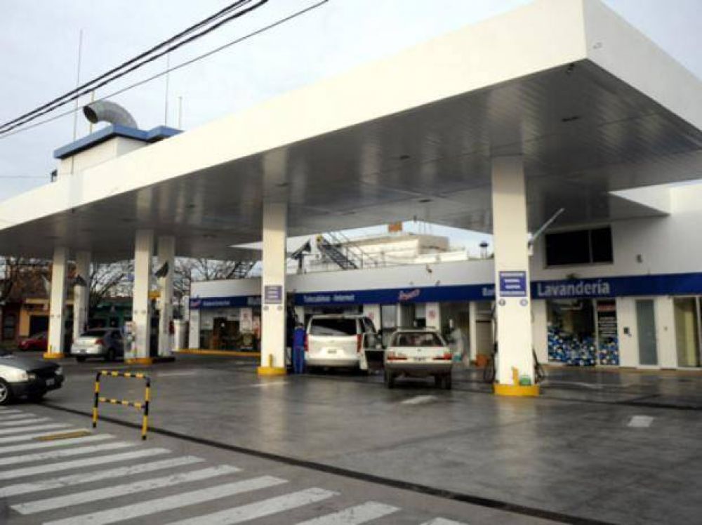 Las estaciones de servicio resolvieron cerrar durante la noche al no contar con seguridad