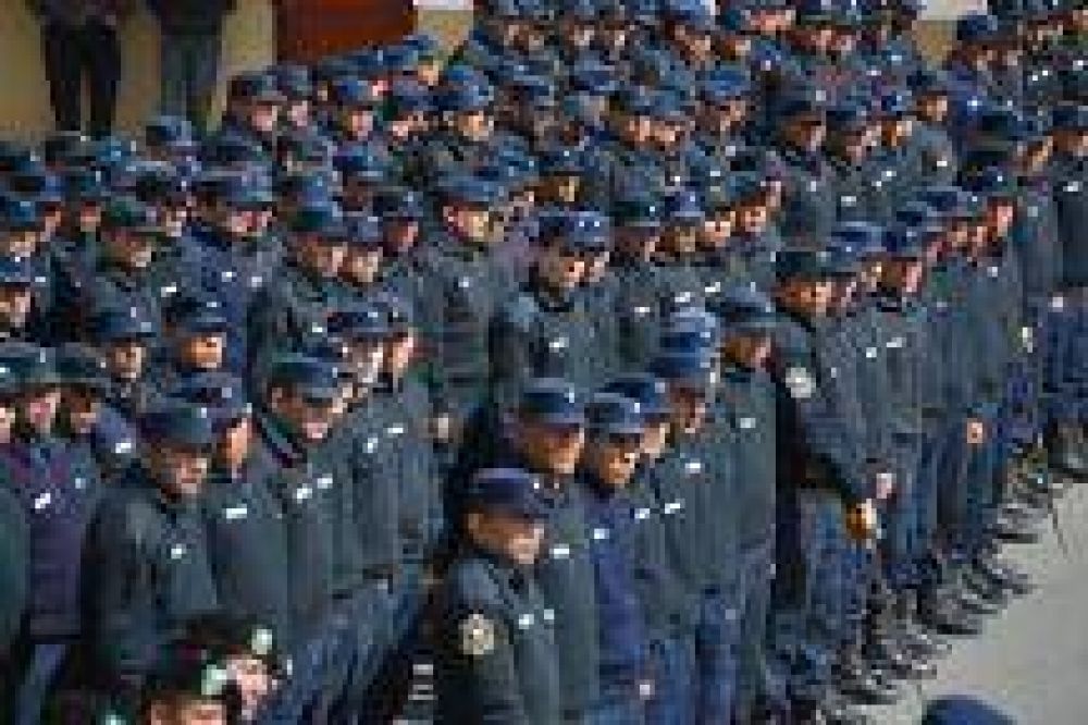 La Polic�a de Salta defiende el orden social custodiando toda la ciudad