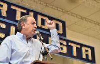 Rodolfo Urtubey: �Los concejales y los intendentes son la base sobre la que se construye la pir�mide del Estado�