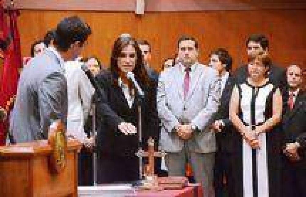 El Gobernador Urtubey tom� juramento a nuevos ministros y secretarios de Estado