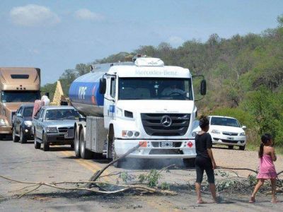 Volvieron a cortar la ruta 34 los vecinos de Embarcaci�n