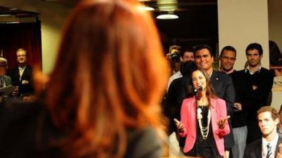 Muri� atropellada la chica que le hizo la primera pregunta a Cristina en Harvard