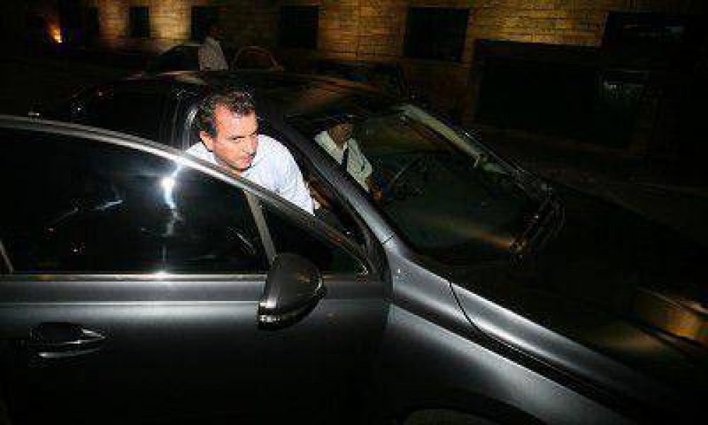 El Gobierno ofrecer�a a los polic�as un salario inicial cercano a los $8.500