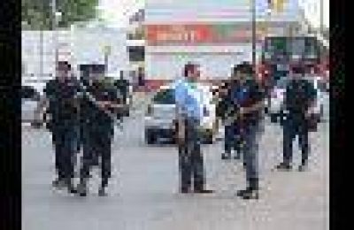 Hubo fuerte presencia policial en las calles de Mendoza y los comercios cerraron sus puertas