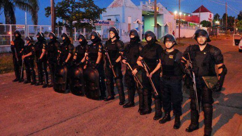 En Paran� hubo tensi�n, rumores de saqueos y enfrentamientos  