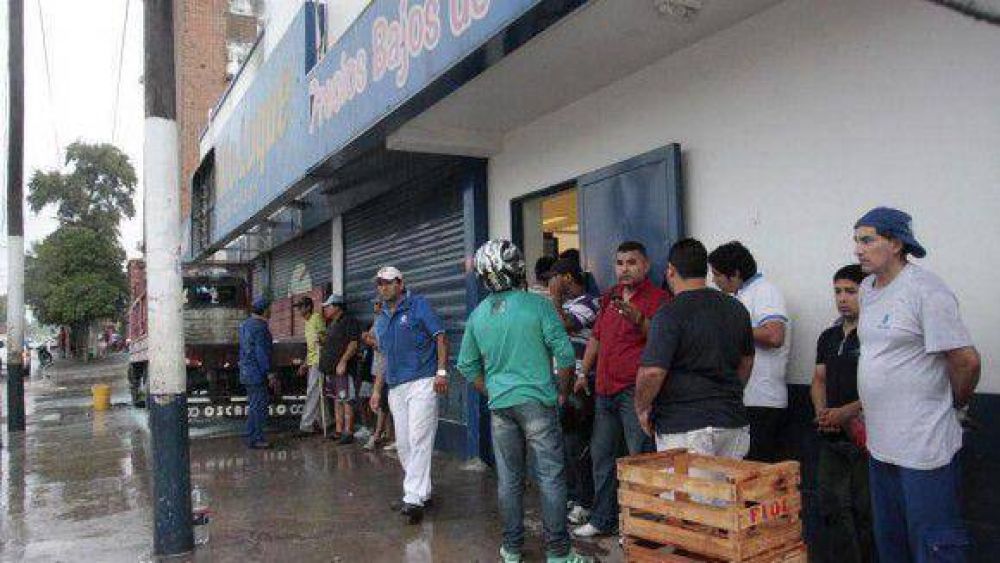 Saqueadores se aprovecharon de la ausencia policial en Tucum�n