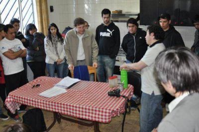 Melella inst� a los j�venes radicales a que �sigan trabajando con un compromiso �tico y social� 