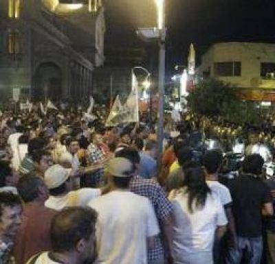La protesta de gremios d�scolos culmin� con graves incidentes