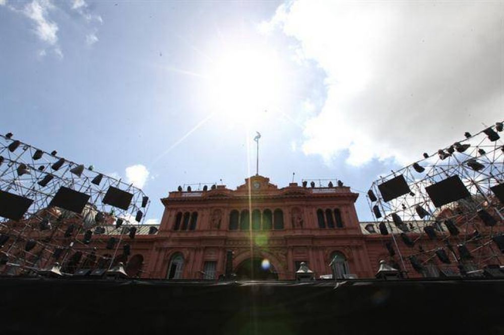 Preparativos en la Casa Rosada para los festejos por los 30 a�os de democracia