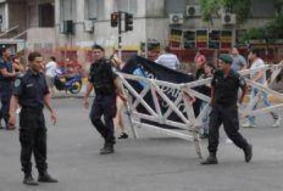 El Cels afirm� que las protestas policiales son "m�todos extorsivos"