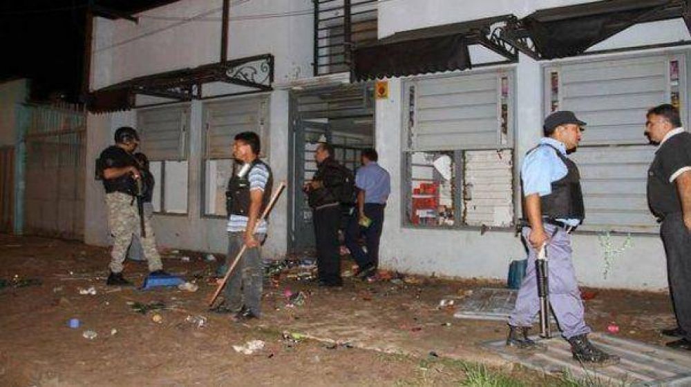 Ordenan un "profundo saneamiento" de la Polic�a de Chaco, tras los violentos saqueos que dejaron tres muertos