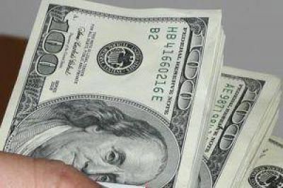 D�lar oficial subi� a $ 6,27 y el blue a $ 9,55