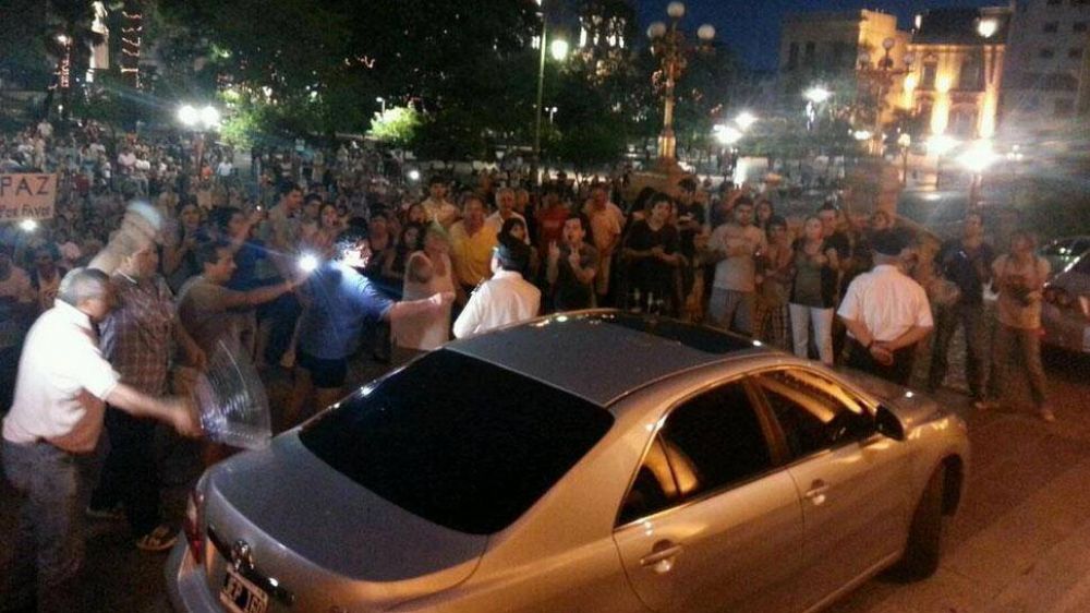 La violencia y el caos se traslad� a la plaza Independencia