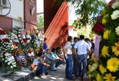 Consternaci�n y dolor en el velorio del oficial asesinado que quiso evitar saqueos
