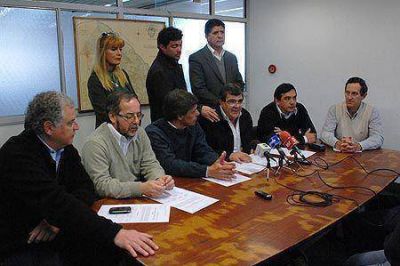 �Que haga p�blica la identidad de los sectores que denuncia o que renuncie�