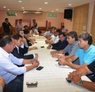 Ante los gremios, el Ejecutivo ratific� que mantendr� su pol�tica salarial