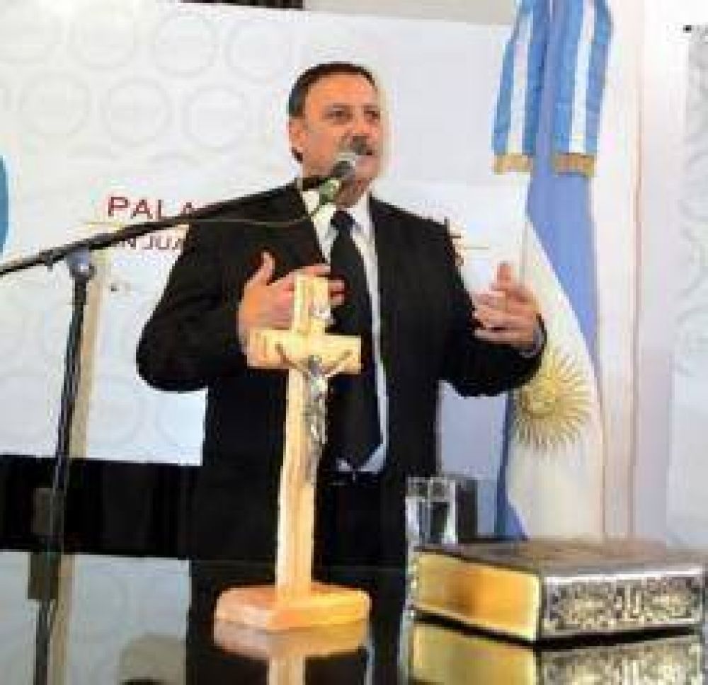 Quintela considera indispensable dar una recomposici�n salarial a estatales