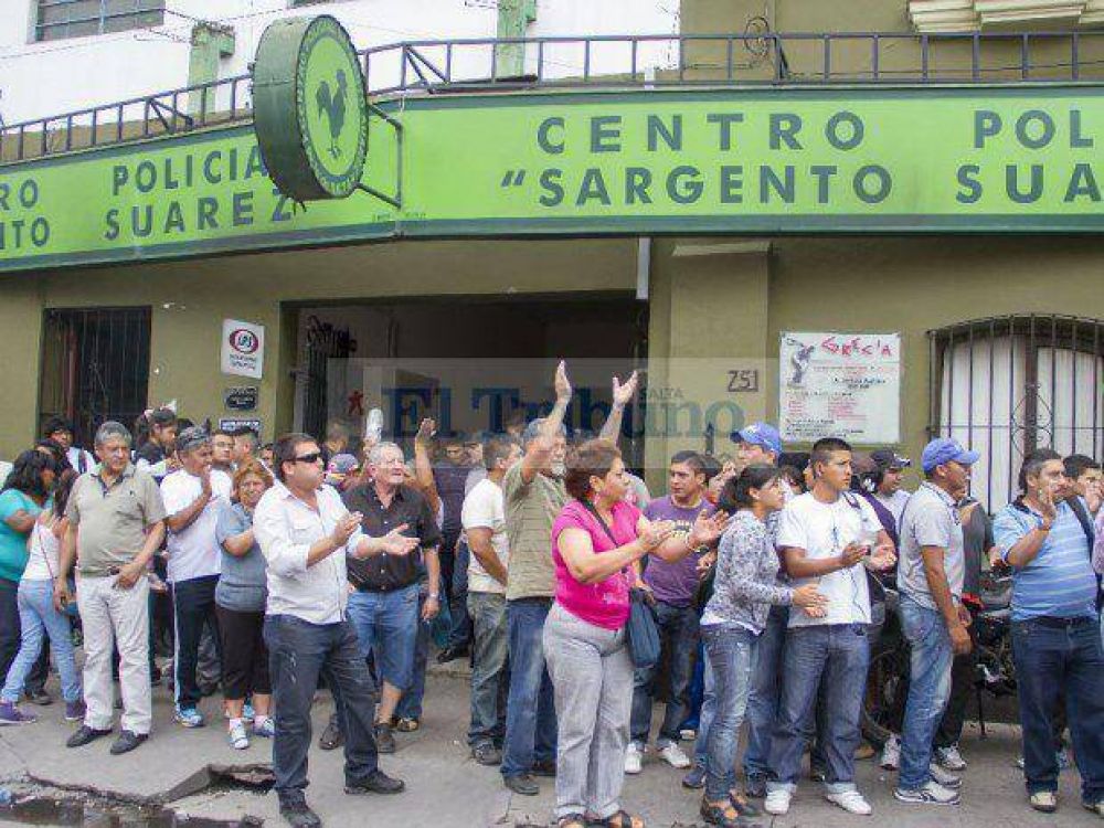 Hay malestar en la polic�a, pero siguen los patrullajes