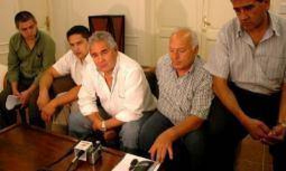 La CGT insiste en reclamar al gobierno un bono navide�o de $1.000